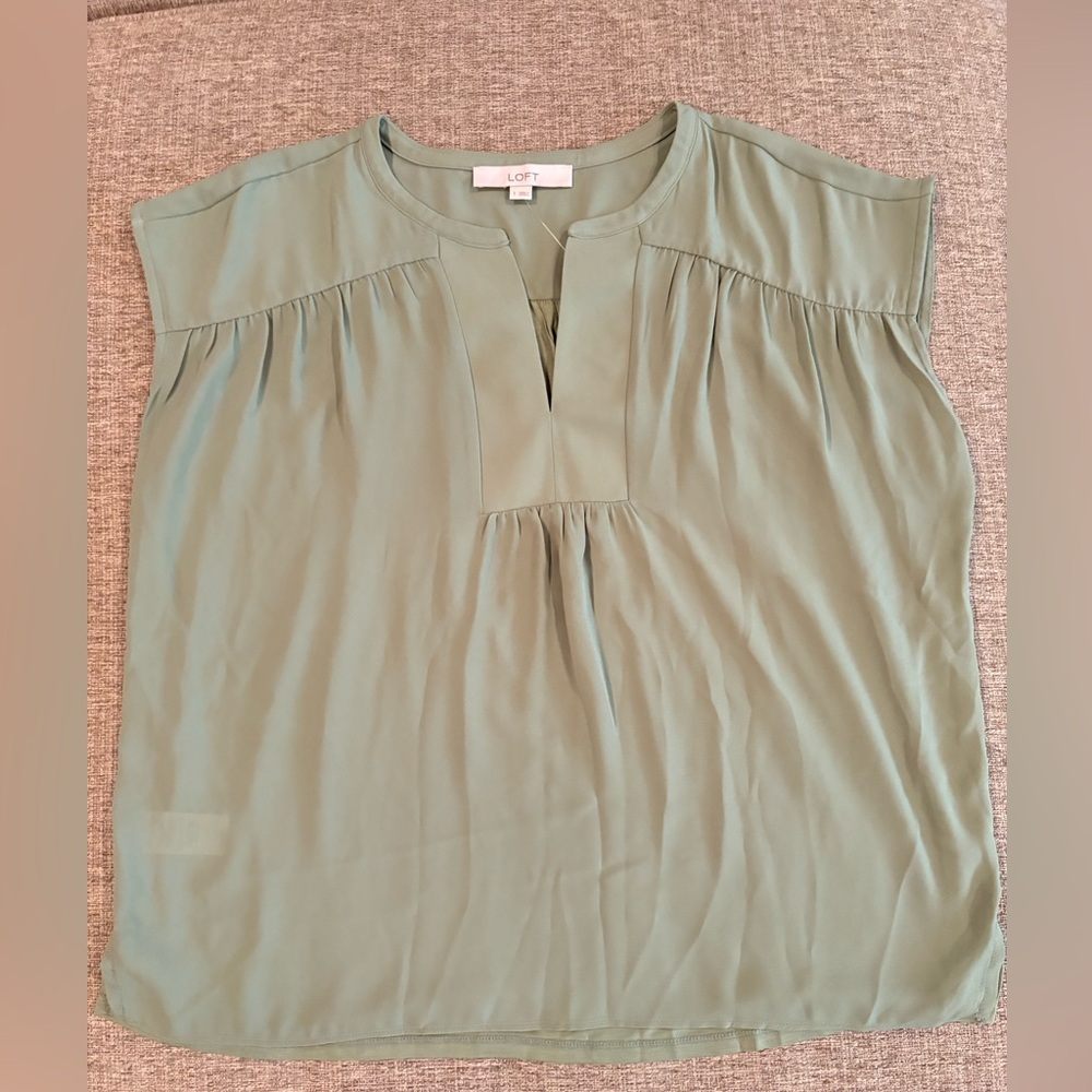 LOFT Women's Sage Green Blouse